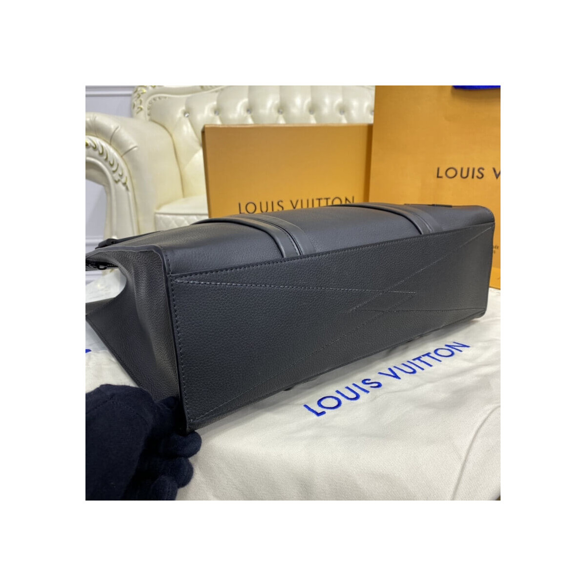 Louis Vuitton LV Aerogram Tote Bag M57308 Louis Vuitton LV Aerogram Tote Bag M57308