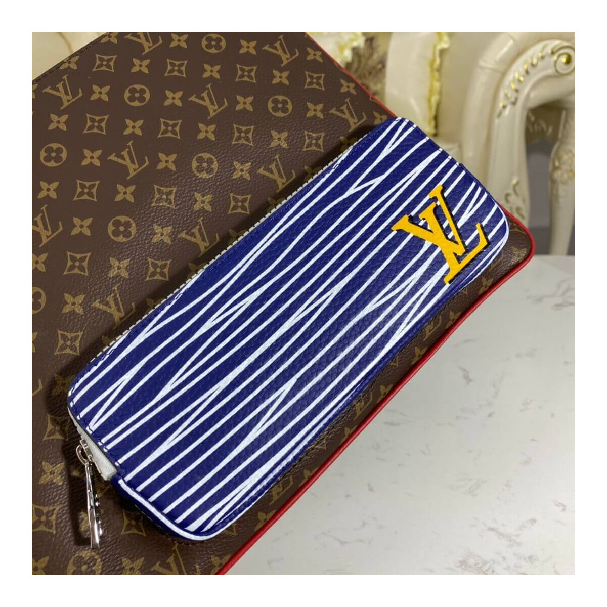 Louis Vuitton Pochette A4 Multipocket M69690 Louis Vuitton Pochette A4 Multipocket M69690