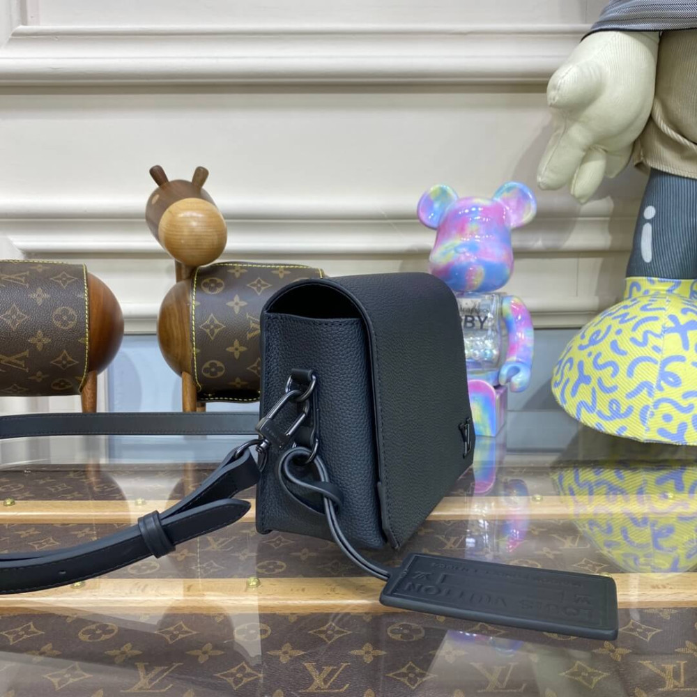 Louis Vuitton Fastline Wearable Wallet M82085 Black Louis Vuitton Fastline Wearable Wallet M82085 Black