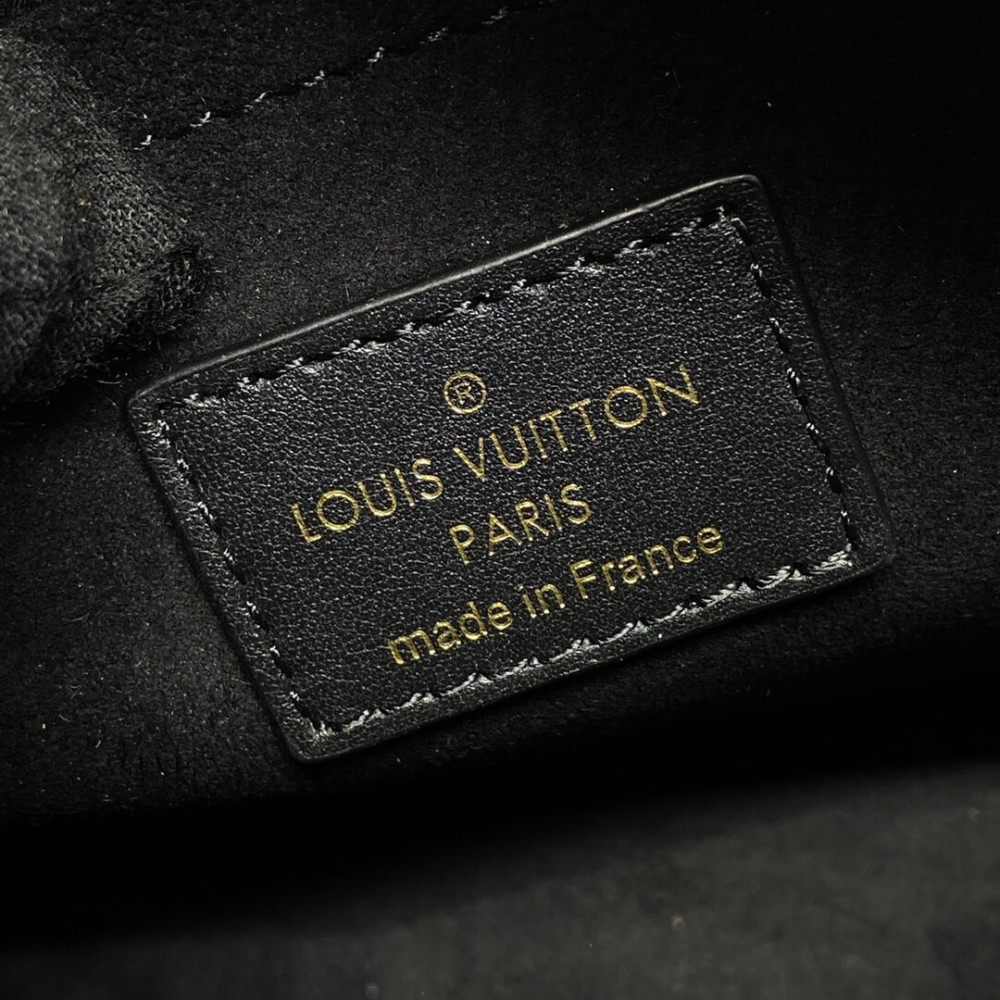 Louis Vuitton New Wave Camera Bag M58677 Black Louis Vuitton New Wave Camera Bag M58677 Black