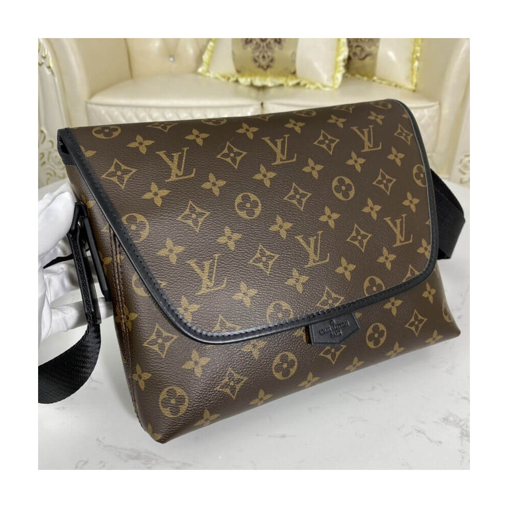 Louis Vuitton Monogram Magnetic Messenger M45557 Louis Vuitton Monogram Magnetic Messenger M45557