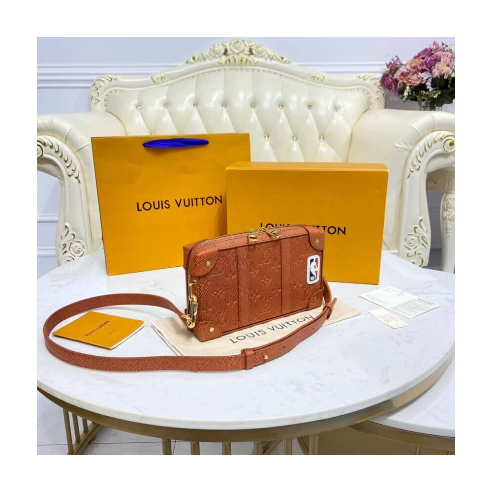 Louis Vuitton LVXNBA Soft Trunk Wearable Wallet M80549 Louis Vuitton LVXNBA Soft Trunk Wearable Wallet M80549