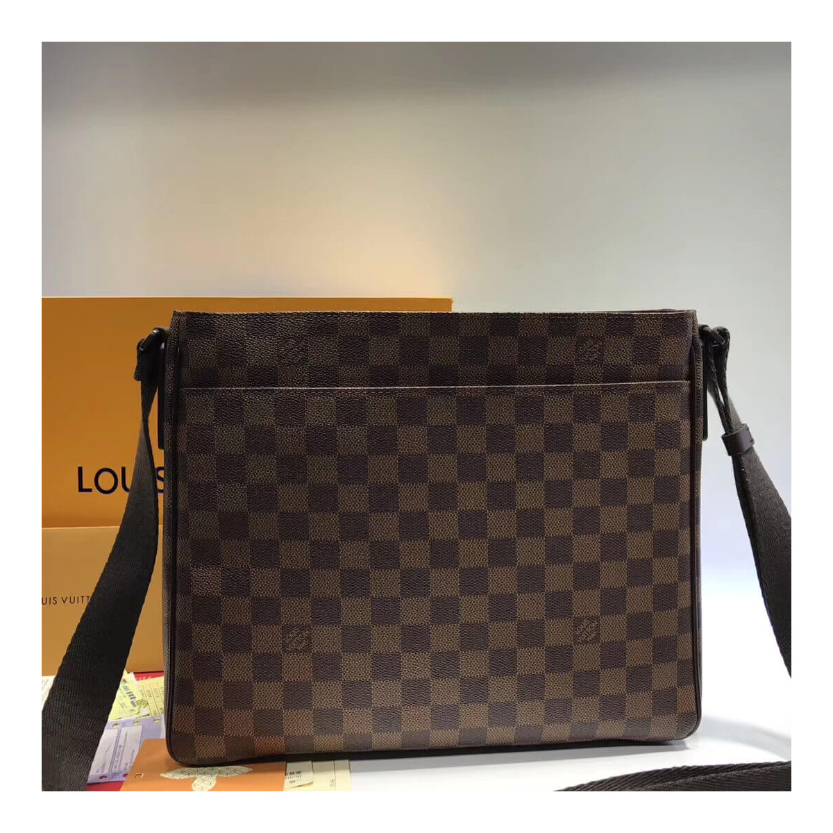 Louis Vuitton Damier Ebene Canvas District MM N41213 Louis Vuitton Damier Ebene Canvas District MM N41213