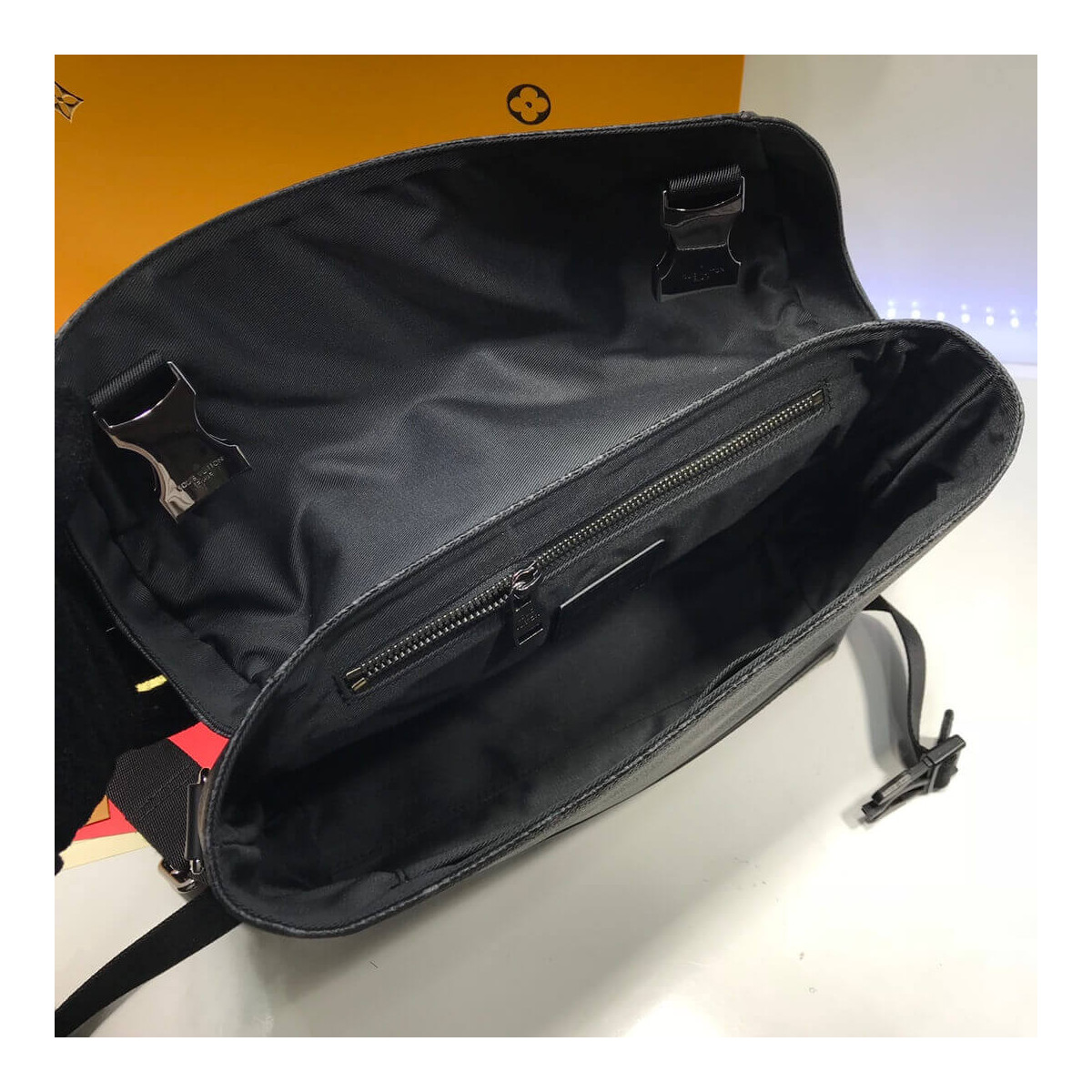 Louis Vuitton Monogram Eclipse Canvas Messenger Pm Voyager M40511 Louis Vuitton Monogram Eclipse Canvas Messenger Pm Voyager M40511