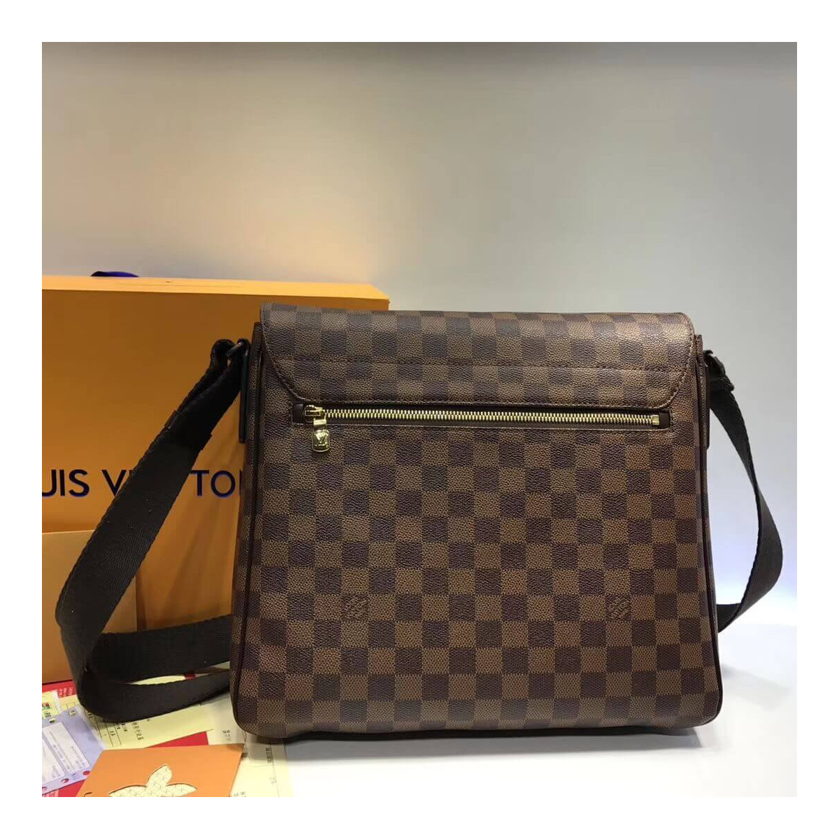 Louis Vuitton Damier Ebene Canvas District MM N41213 Louis Vuitton Damier Ebene Canvas District MM N41213