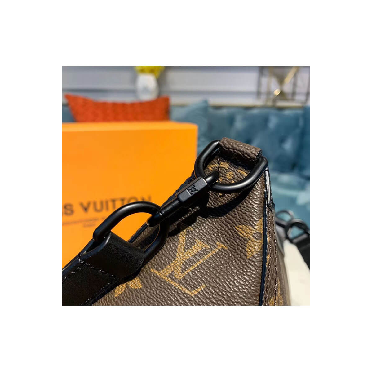 Louis Vuitton Monogram Canvas Triangle Messenger M54330 Louis Vuitton Monogram Canvas Triangle Messenger M54330