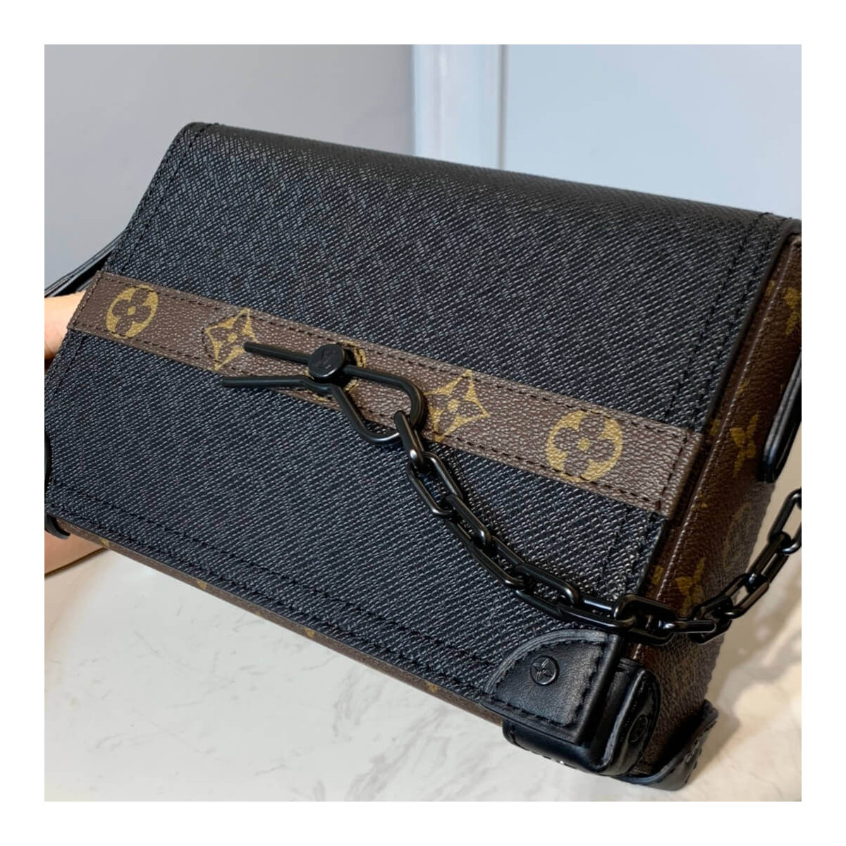 Louis Vuitton Flap Messenger Bag M30717 M30718 Louis Vuitton Flap Messenger Bag M30717 M30718