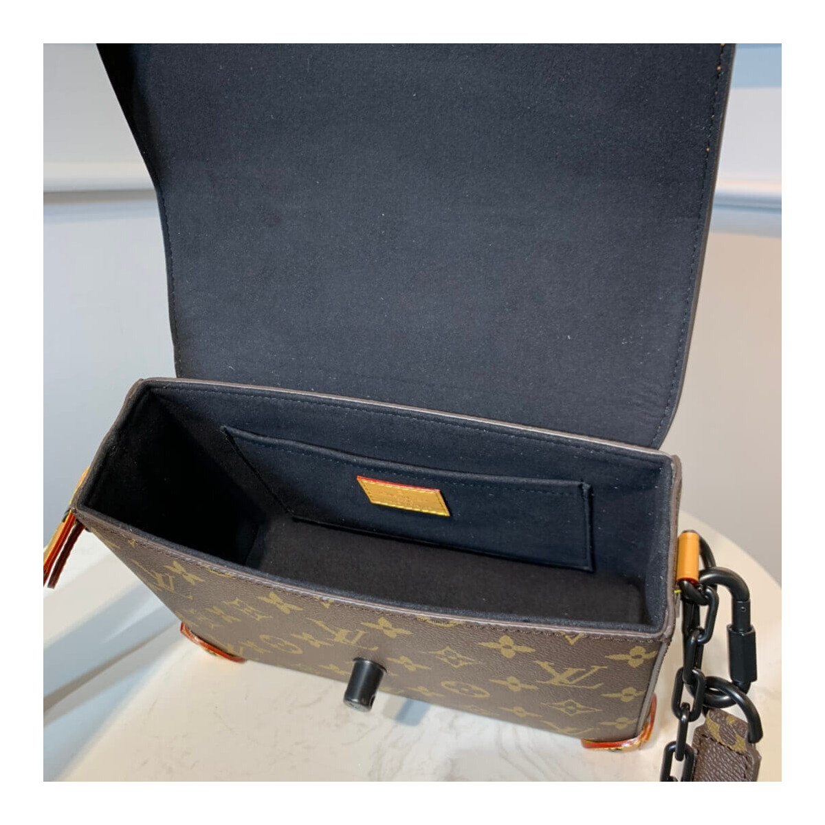 Louis Vuitton Flap Messenger Bag M30717 M30718 Louis Vuitton Flap Messenger Bag M30717 M30718