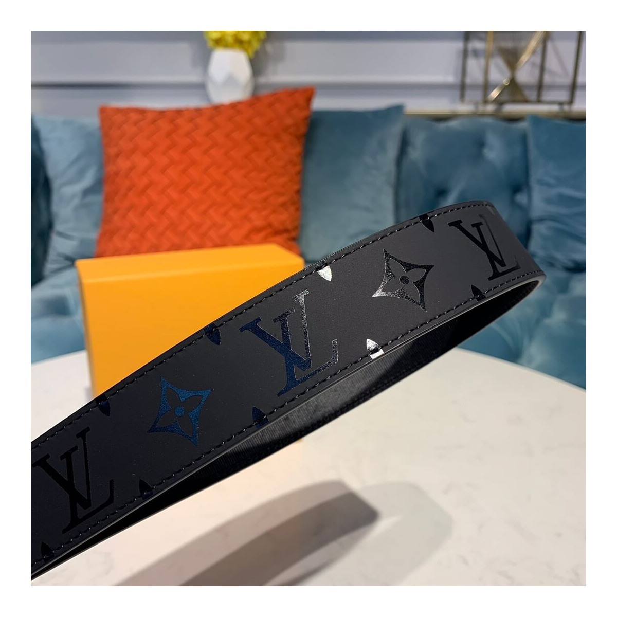 Louis Vuitton LV Circle 30mm Reversible Belt M0139W Silver Louis Vuitton LV Circle 30mm Reversible Belt M0139W Silver