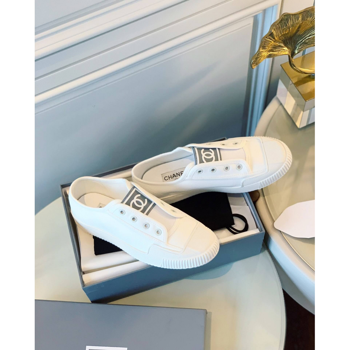 Chanel Vintage CC Logo Sneakers GS01287 Chanel Vintage CC Logo Sneakers GS01287
