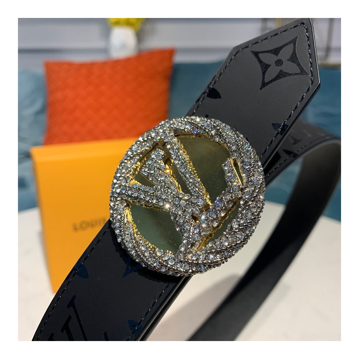 Louis Vuitton LV Circle 30mm Reversible Belt M0139W Silver Louis Vuitton LV Circle 30mm Reversible Belt M0139W Silver