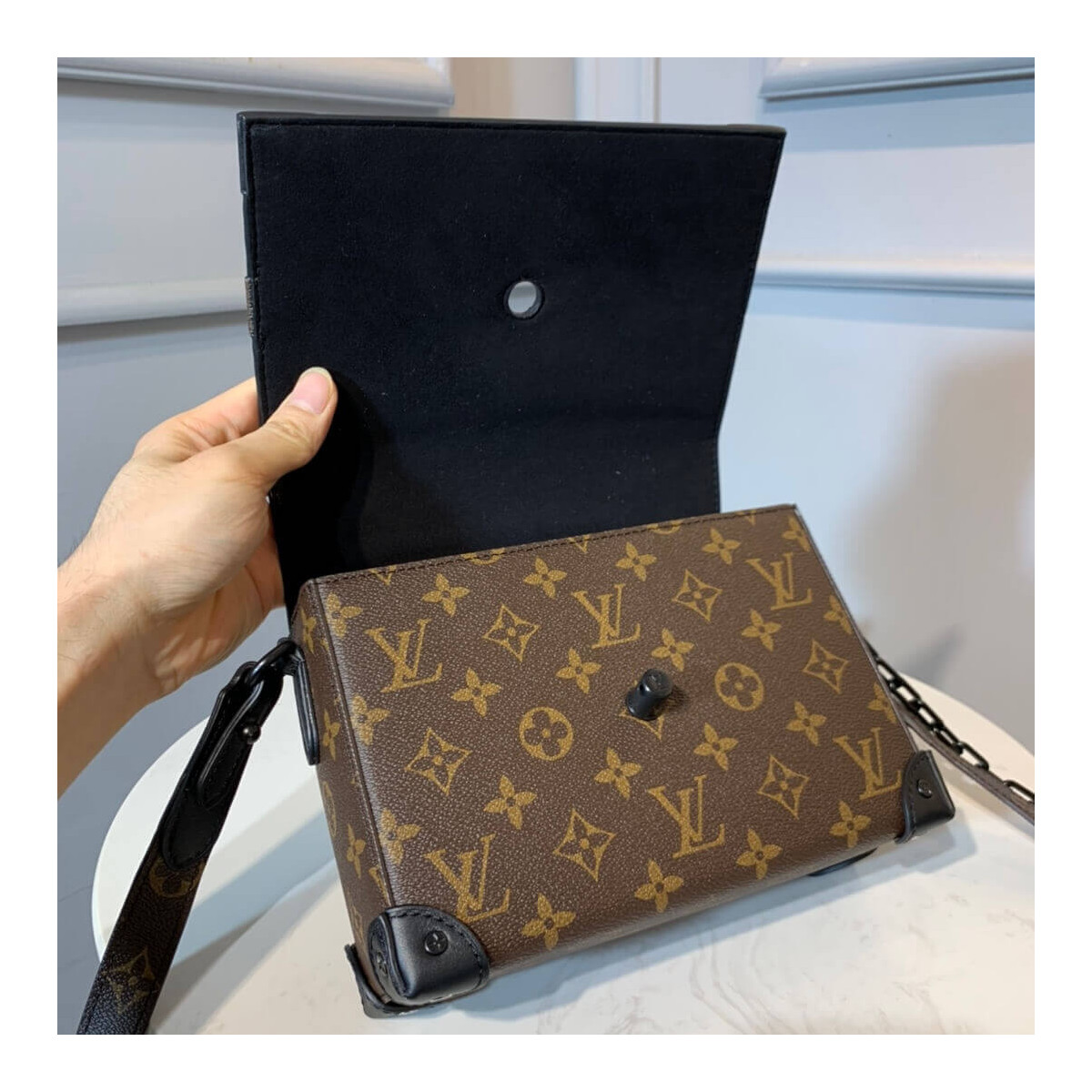 Louis Vuitton Flap Messenger Bag M30717 M30718 Louis Vuitton Flap Messenger Bag M30717 M30718