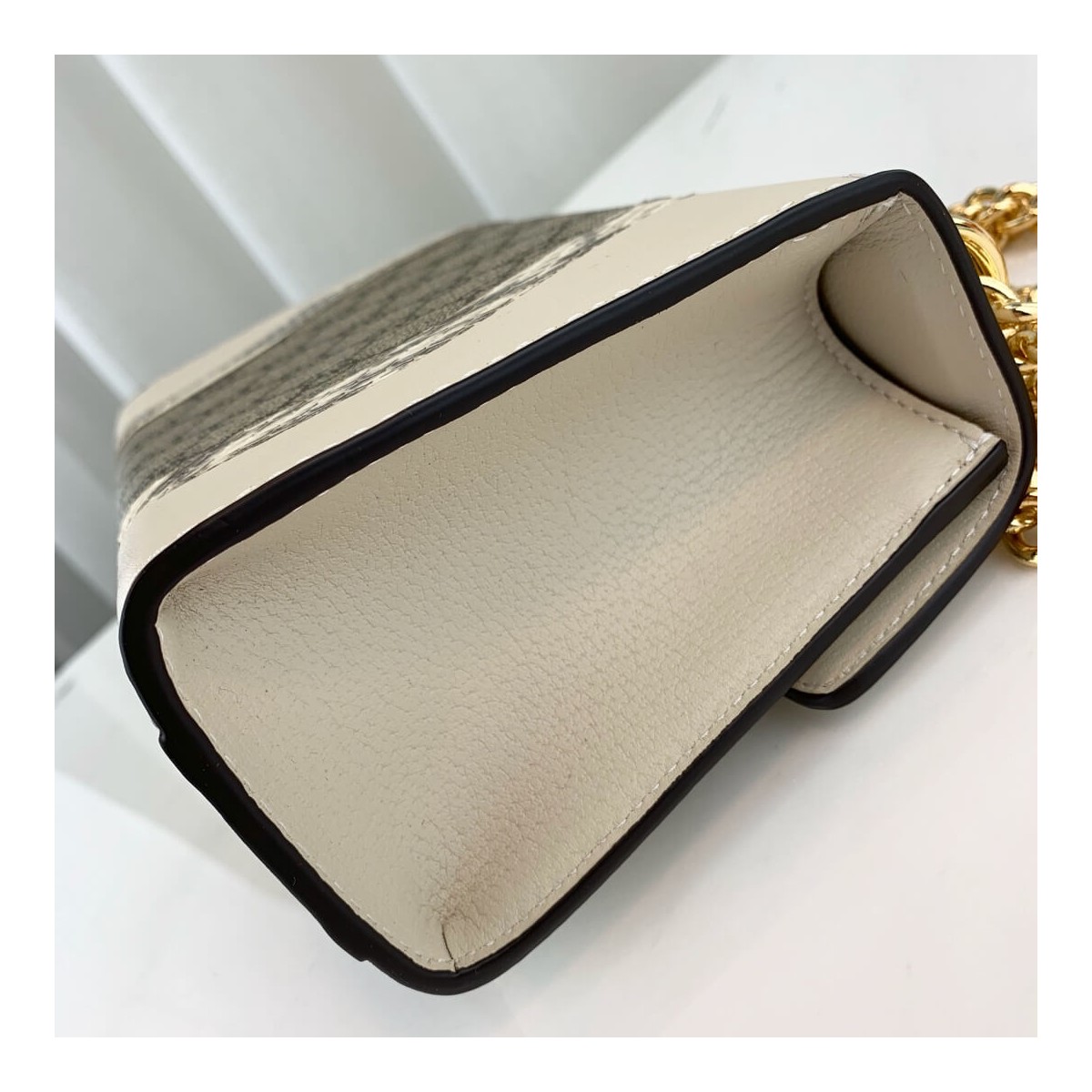 Gucci Padlock Snakeskin Small Shoulder Bag 432182 White Gucci Padlock Snakeskin Small Shoulder Bag 432182 White