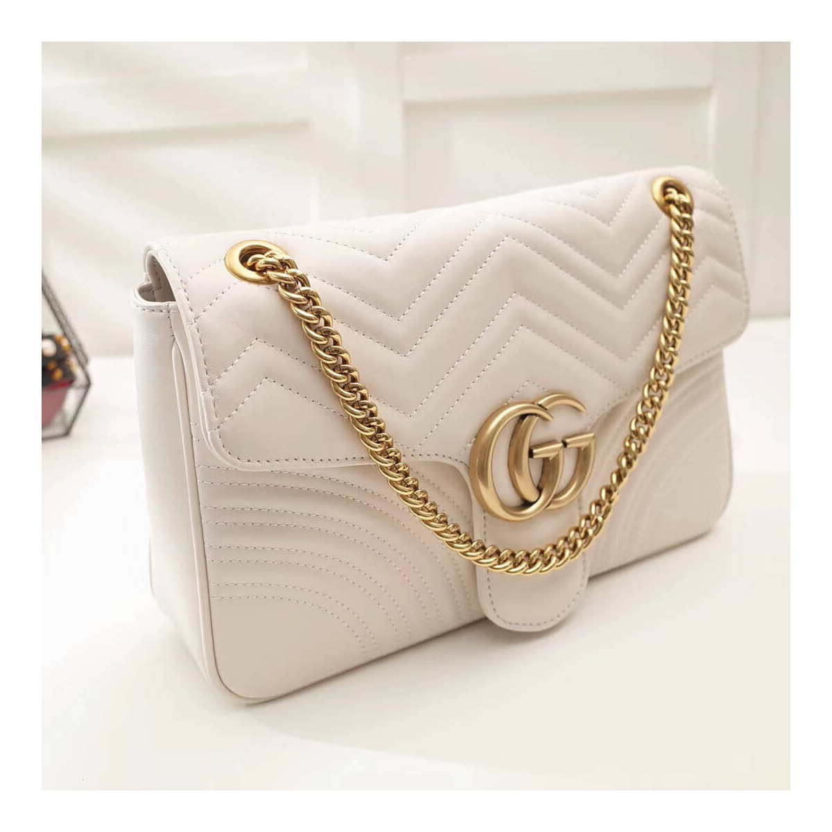 Gucci GG Marmont Medium Matelassé Shoulder Bag 443496 Gucci GG Marmont Medium Matelassé Shoulder Bag 443496