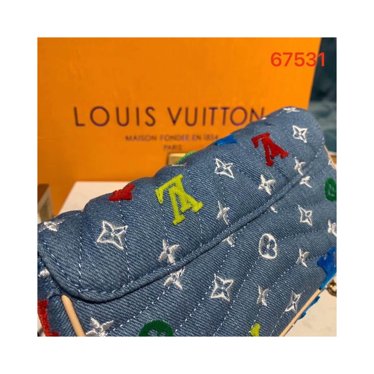 Louis Vuitton New Wave Chain Pochette M67531 Louis Vuitton New Wave Chain Pochette M67531