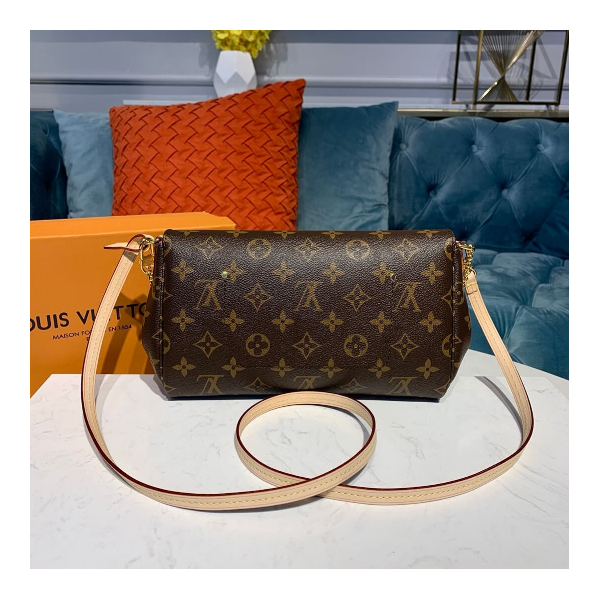 Louis Vuitton Monogram Canvas Favorite MM M40718 Louis Vuitton Monogram Canvas Favorite MM M40718