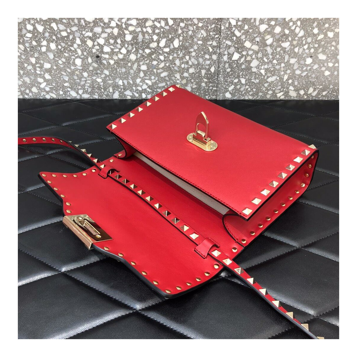 Valentino Garavani Rockstud Calfskin Crossbody Bag 0181 Valentino Garavani Rockstud Calfskin Crossbody Bag 0181