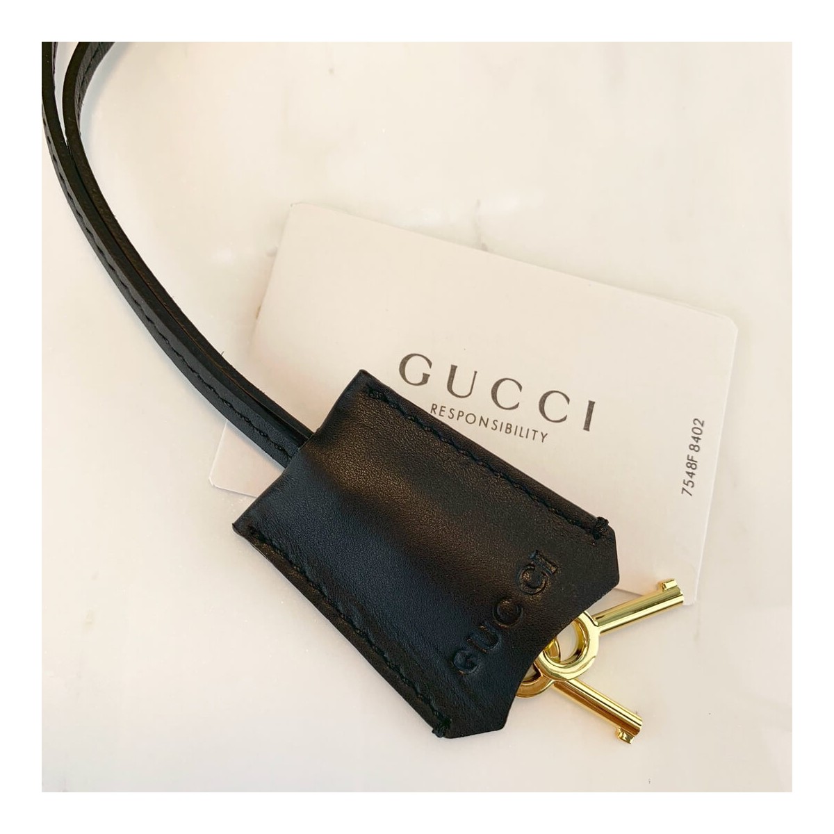 Gucci Padlock GG Supreme Bees Medium Shoulder Bag 479197 Gucci Padlock GG Supreme Bees Medium Shoulder Bag 479197