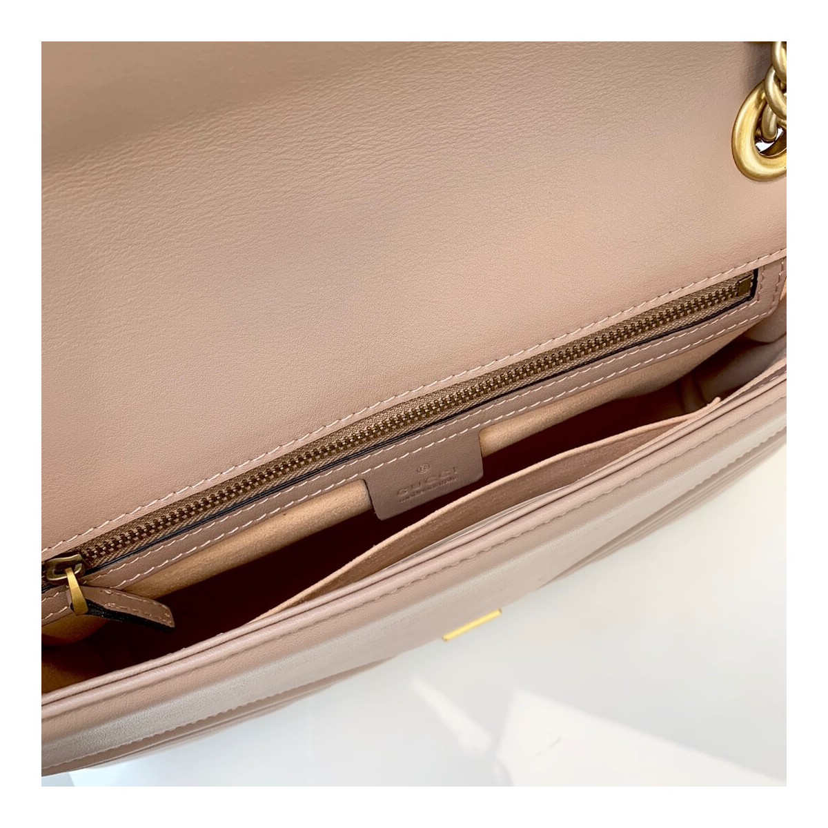 Gucci GG Marmont Medium Matelassé Shoulder Bag 443496 Gucci GG Marmont Medium Matelassé Shoulder Bag 443496