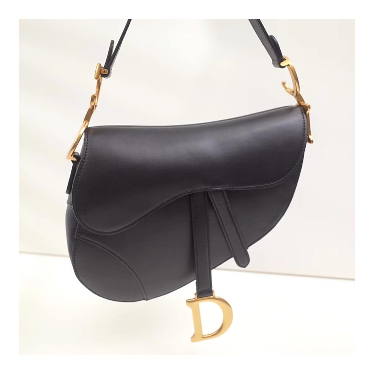 Christian Dior Smooth Calfskin Saddle Bag M0446 Christian Dior Smooth Calfskin Saddle Bag M0446