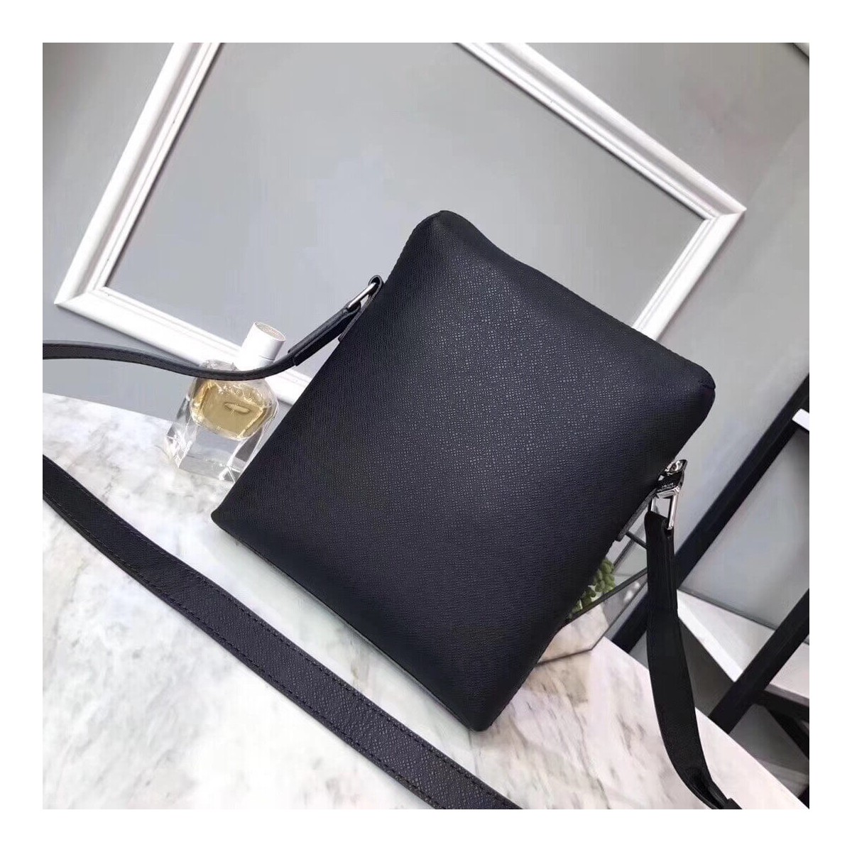 Louis Vuitton Cowhide Leather Pochette Grigori M30505 Louis Vuitton Cowhide Leather Pochette Grigori M30505