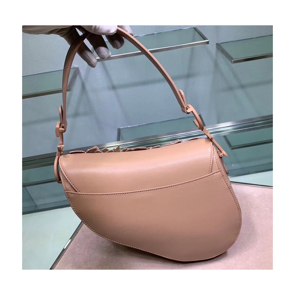 Christian Dior Embroidered Flowers Saddle Bag M0446 Christian Dior Embroidered Flowers Saddle Bag M0446
