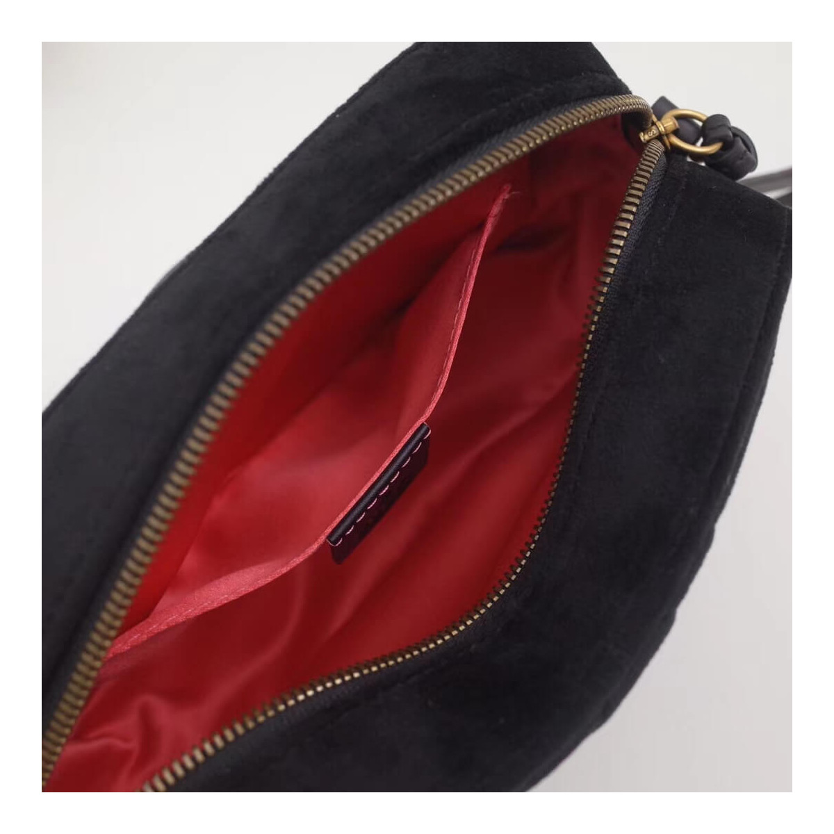 Gucci GG Marmont Velvet Small Shoulder Bag 447632 Gucci GG Marmont Velvet Small Shoulder Bag 447632
