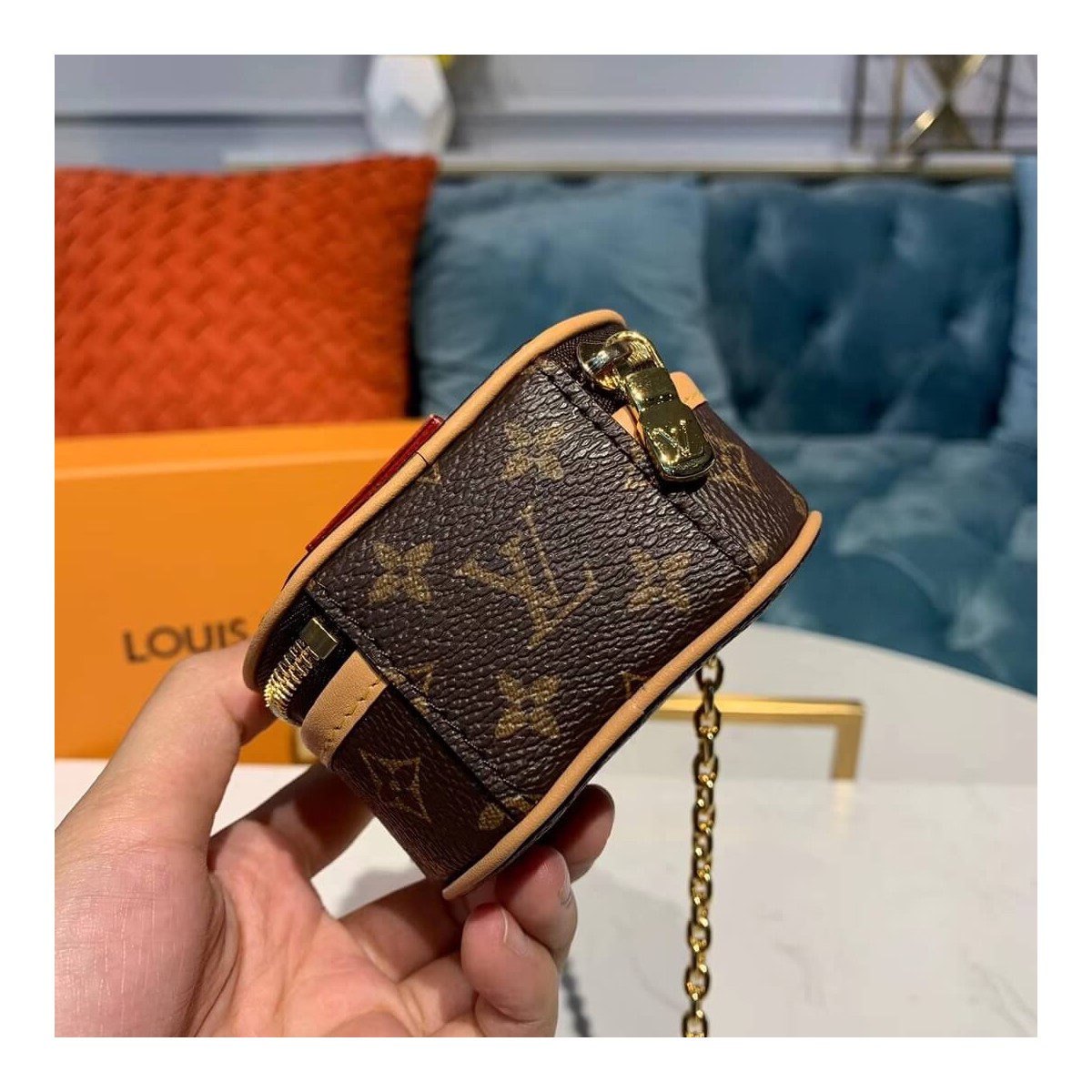 Louis Vuitton Monogram Boite Chapeau Necklace M68570 M68577 Louis Vuitton Monogram Boite Chapeau Necklace M68570 M68577