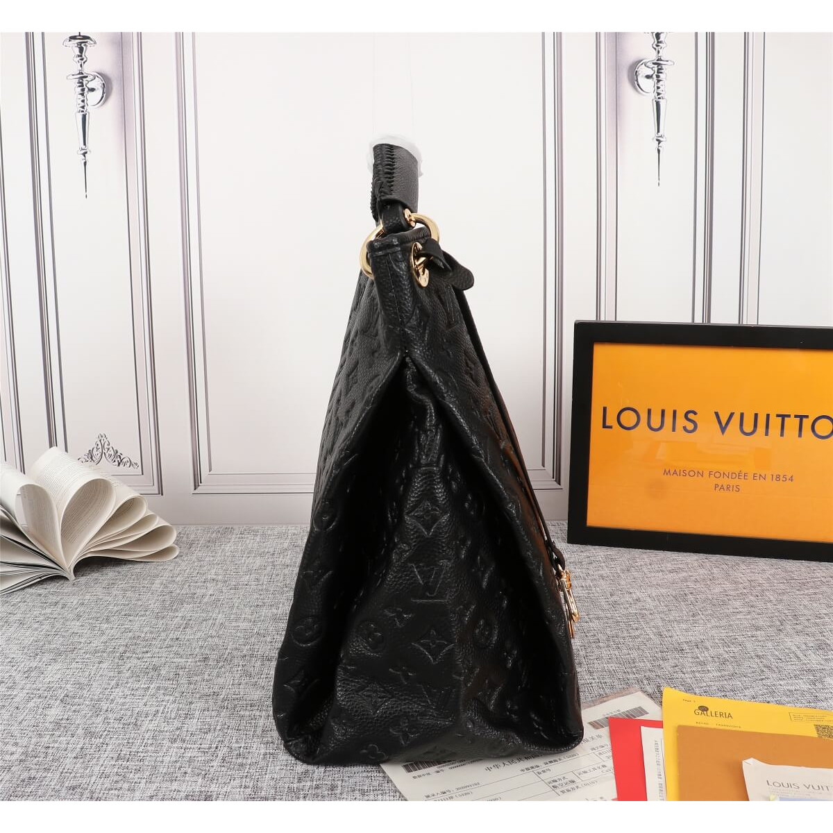 Louis Vuitton Artsy MM M41066 M43237 M43876 M44456 Louis Vuitton Artsy MM M41066 M43237 M43876 M44456