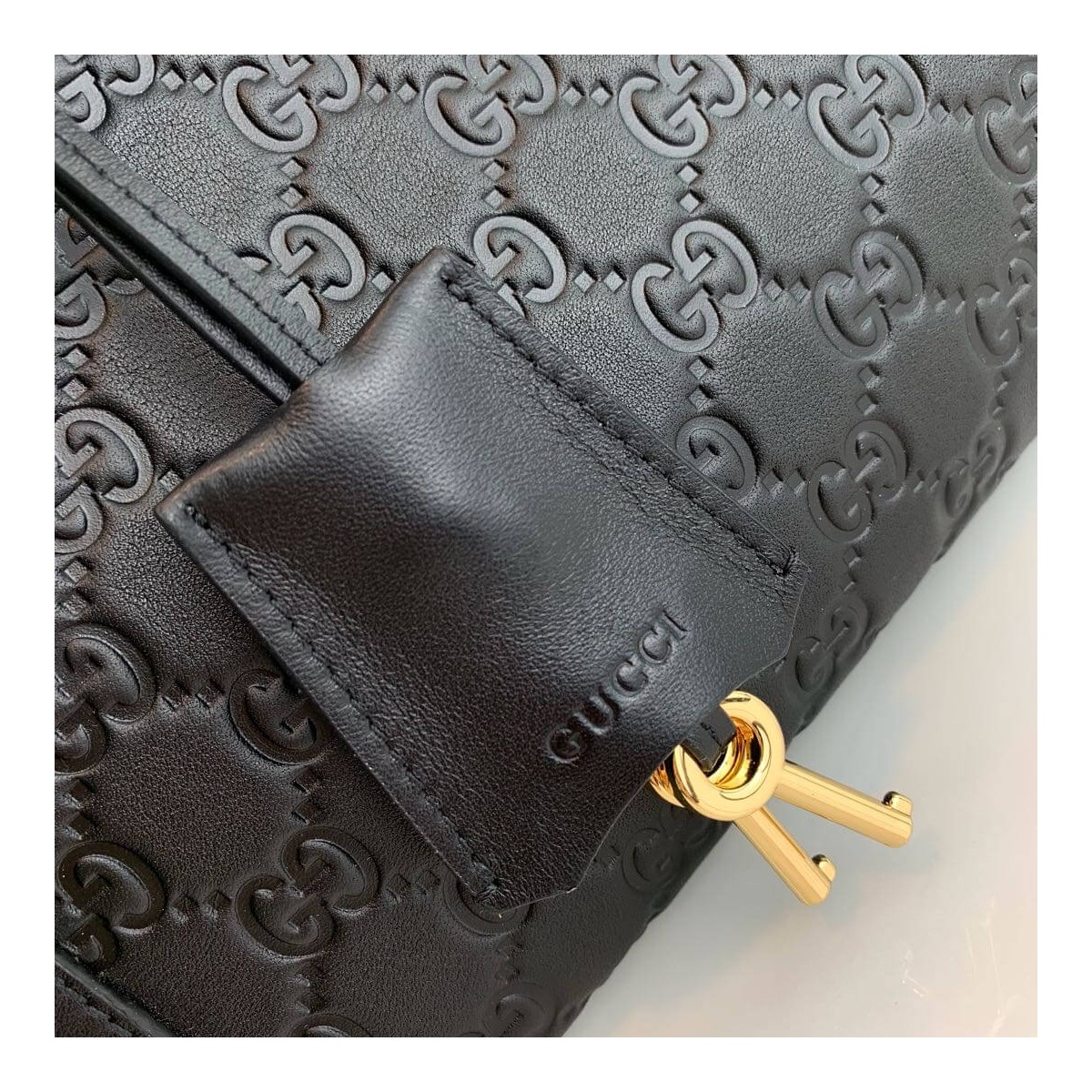 Gucci Padlock Gucci Signature Medium Shoulder Bag 479197 Gucci Padlock Gucci Signature Medium Shoulder Bag 479197