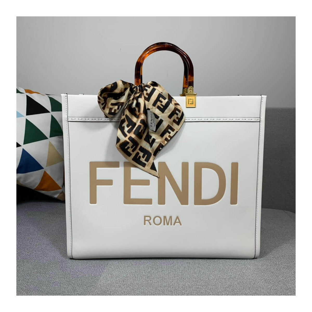 Fendi Sunshine Shopper 8BH372 Fendi Sunshine Shopper 8BH372