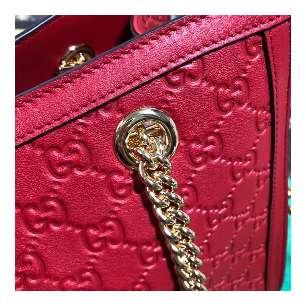 Gucci Padlock Gucci Signature Medium Shoulder Bag 479197 Gucci Padlock Gucci Signature Medium Shoulder Bag 479197