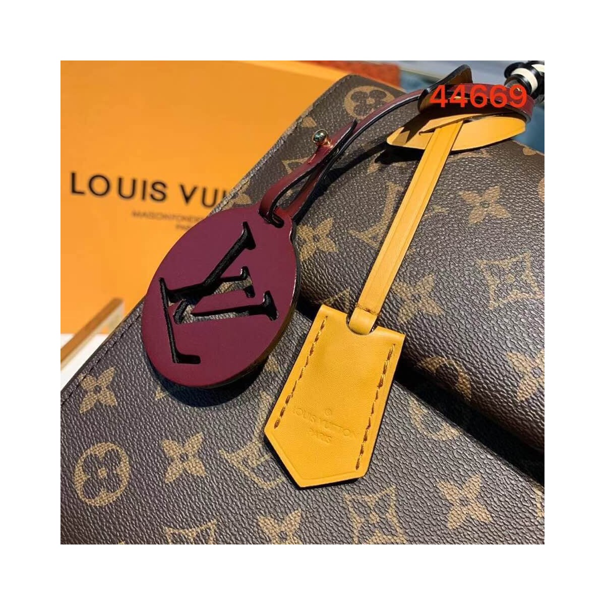 Louis Vuitton Monogram Canvas Cluny MM M44669 Louis Vuitton Monogram Canvas Cluny MM M44669