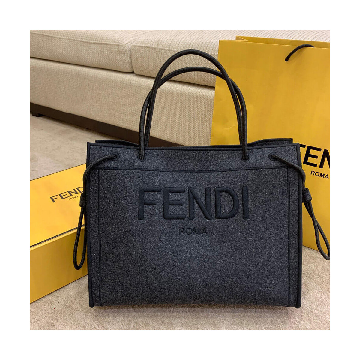 Fendi Logo Wool Shopper 8BH378 Fendi Logo Wool Shopper 8BH378