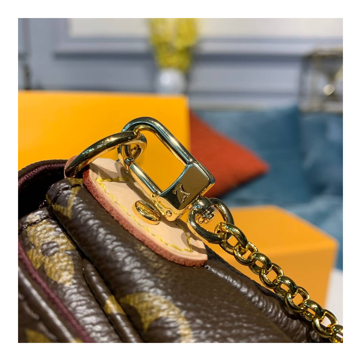 Louis Vuitton Monogram Canvas Favorite PM M40717 Louis Vuitton Monogram Canvas Favorite PM M40717