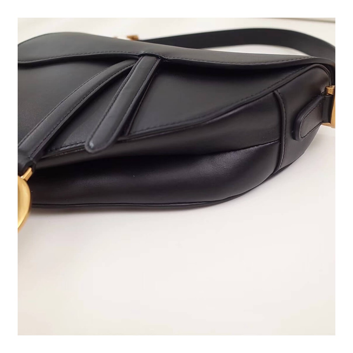Christian Dior Smooth Calfskin Saddle Bag M0446 Christian Dior Smooth Calfskin Saddle Bag M0446