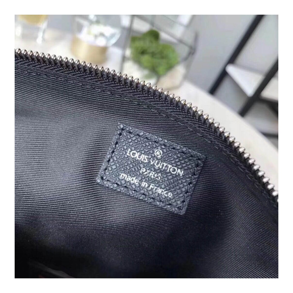 Louis Vuitton Cowhide Leather Pochette Grigori M30505 Louis Vuitton Cowhide Leather Pochette Grigori M30505