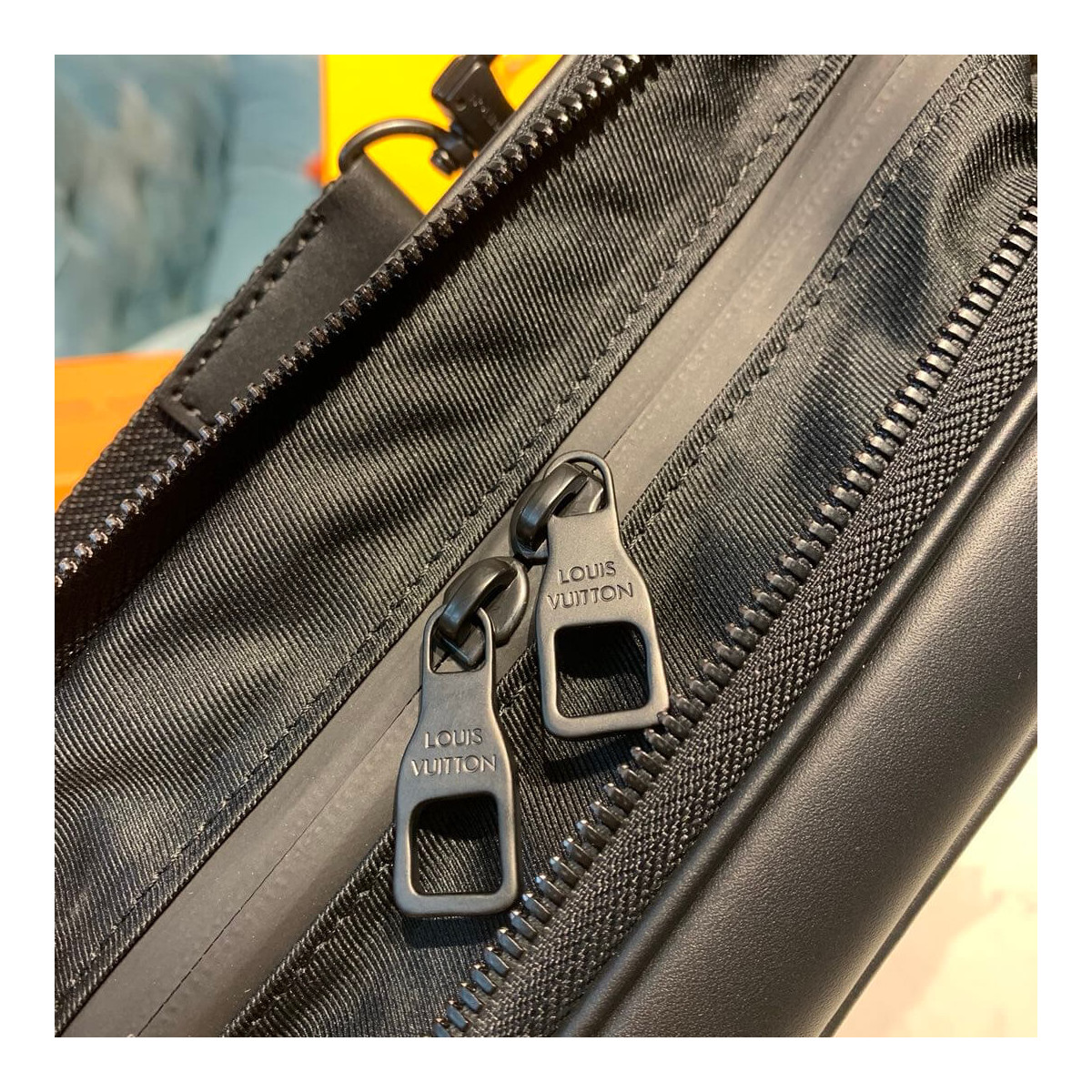 Louis Vuitton Expandable Messenger M55698 Louis Vuitton Expandable Messenger M55698