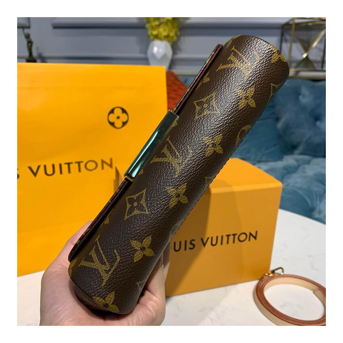 Louis Vuitton Monogram Canvas Favorite PM M40717 Louis Vuitton Monogram Canvas Favorite PM M40717