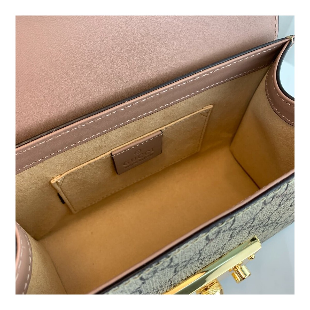 Gucci Padlock Studded GG Supreme Shoulder Bag 432182 Gucci Padlock Studded GG Supreme Shoulder Bag 432182
