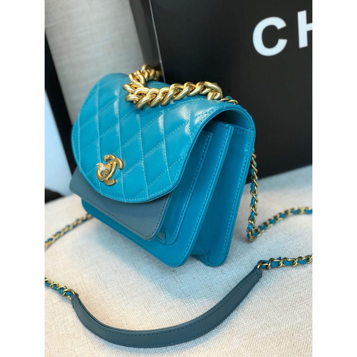 Chanel Small Flap Bag AS0784 Chanel Small Flap Bag AS0784