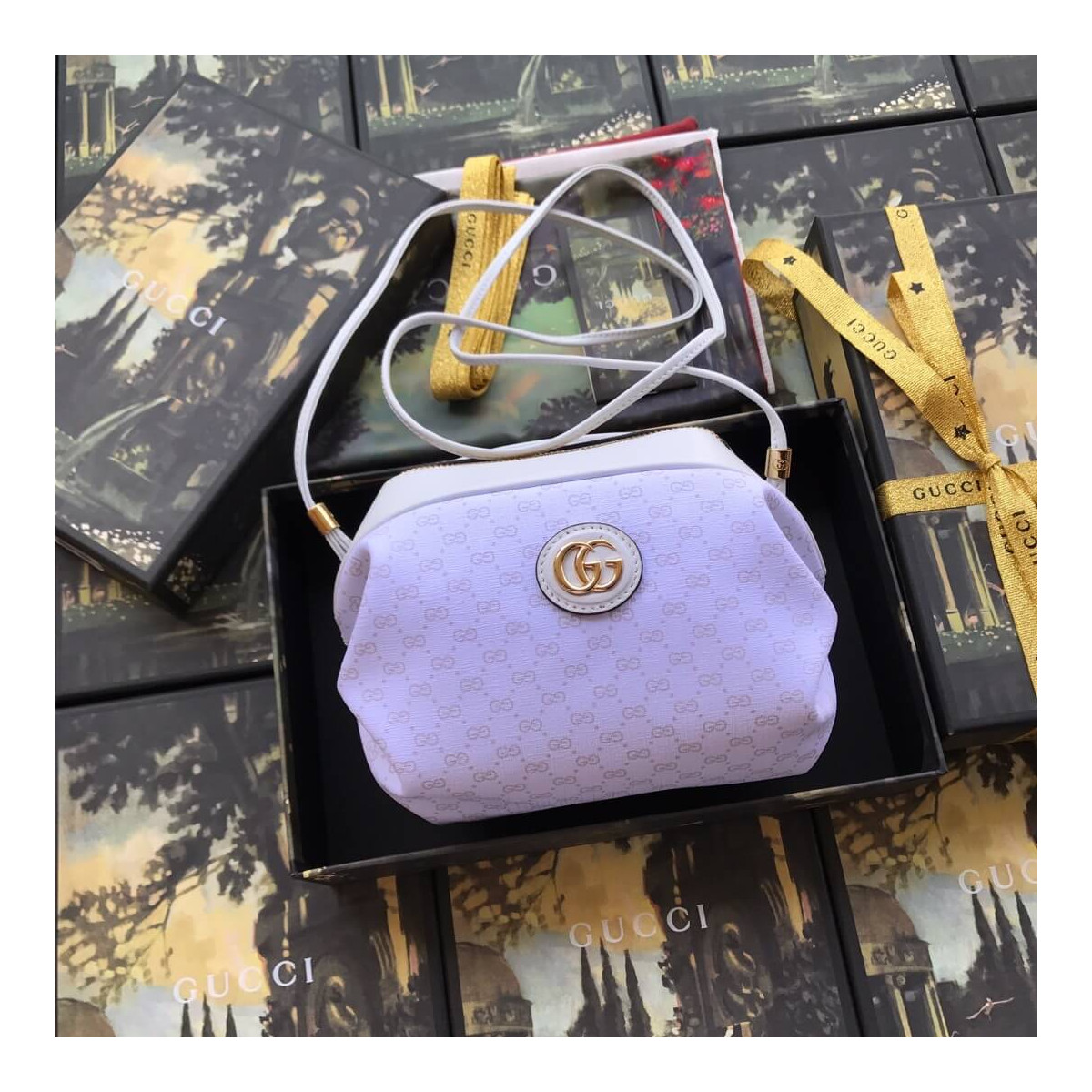 Gucci Web GG Print Cross Body Bag 564582 Gucci Web GG Print Cross Body Bag 564582