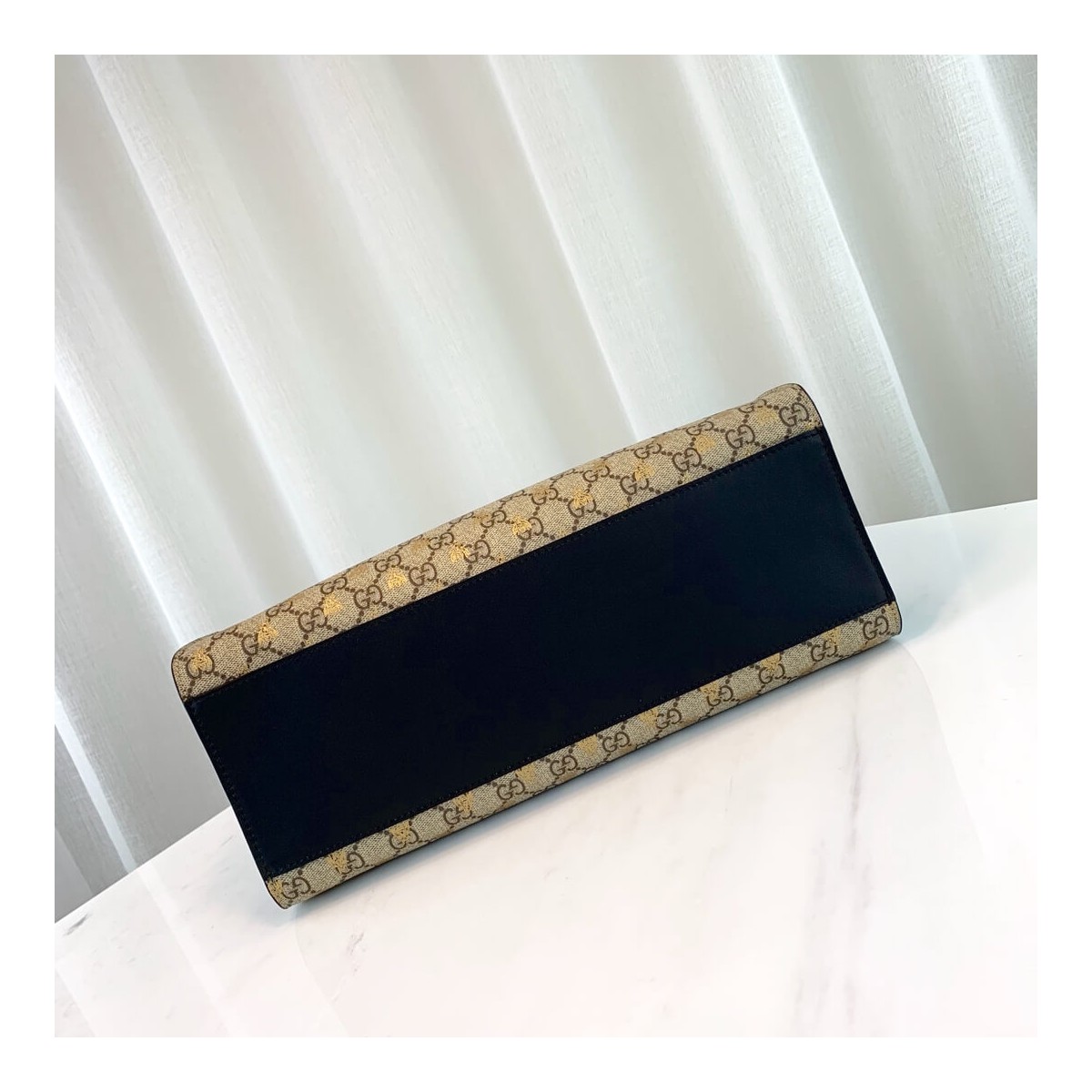 Gucci Padlock GG Supreme Bees Medium Shoulder Bag 479197 Gucci Padlock GG Supreme Bees Medium Shoulder Bag 479197