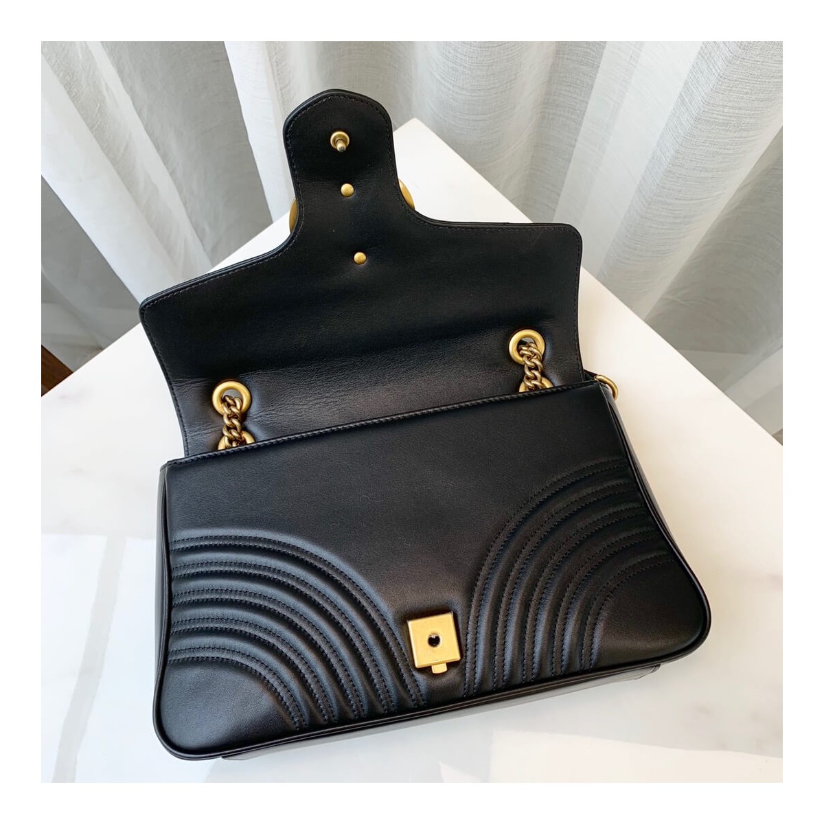 Gucci GG Marmont Medium Matelassé Shoulder Bag 443496 Gucci GG Marmont Medium Matelassé Shoulder Bag 443496