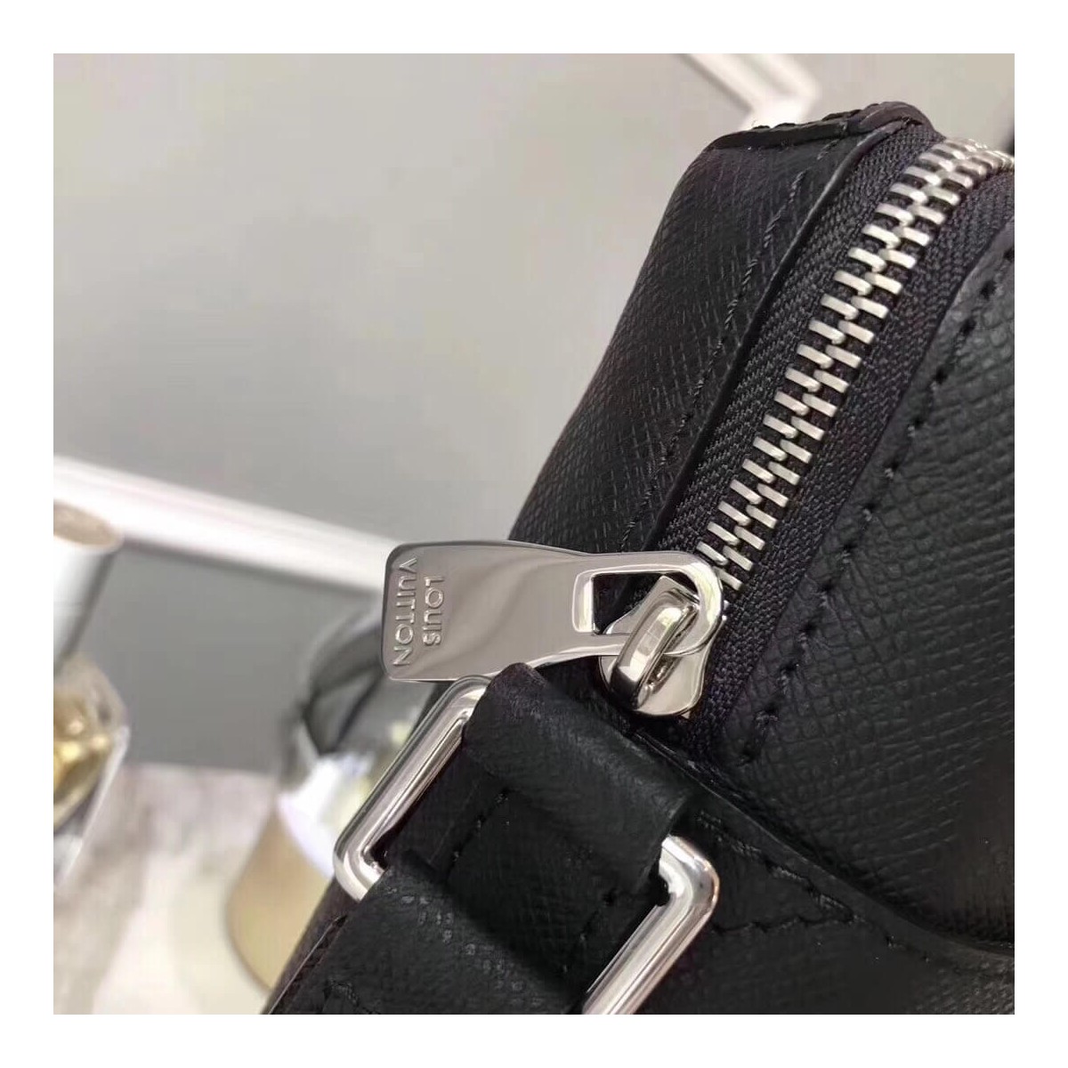 Louis Vuitton Cowhide Leather Pochette Grigori M30505 Louis Vuitton Cowhide Leather Pochette Grigori M30505