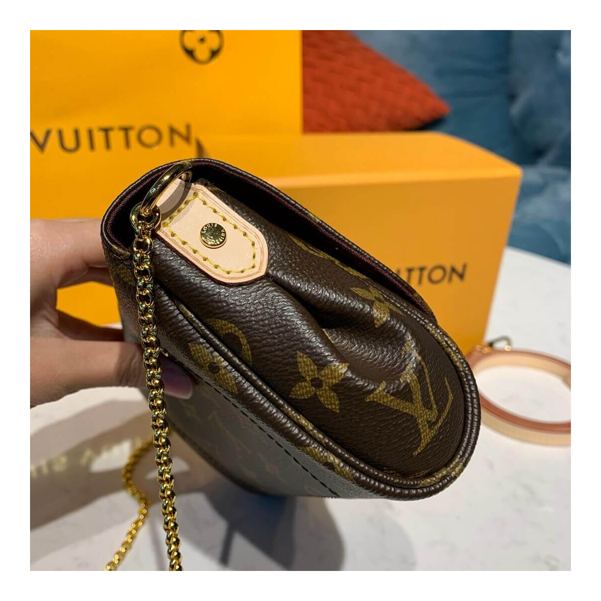 Louis Vuitton Monogram Canvas Favorite PM M40717 Louis Vuitton Monogram Canvas Favorite PM M40717