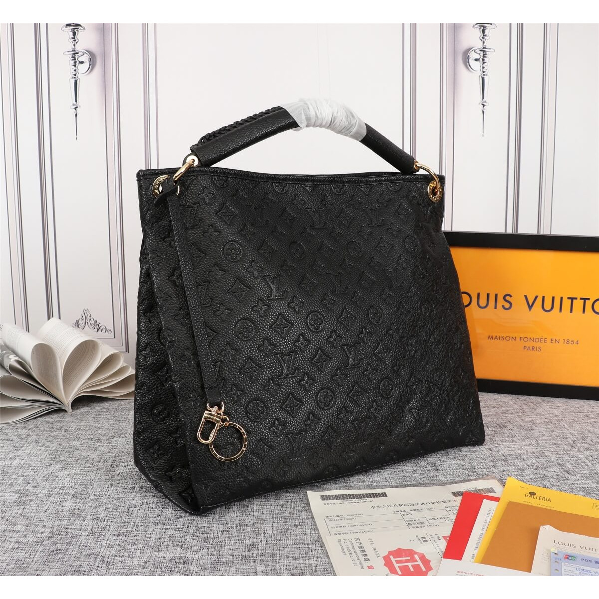 Louis Vuitton Artsy MM M41066 M43237 M43876 M44456 Louis Vuitton Artsy MM M41066 M43237 M43876 M44456