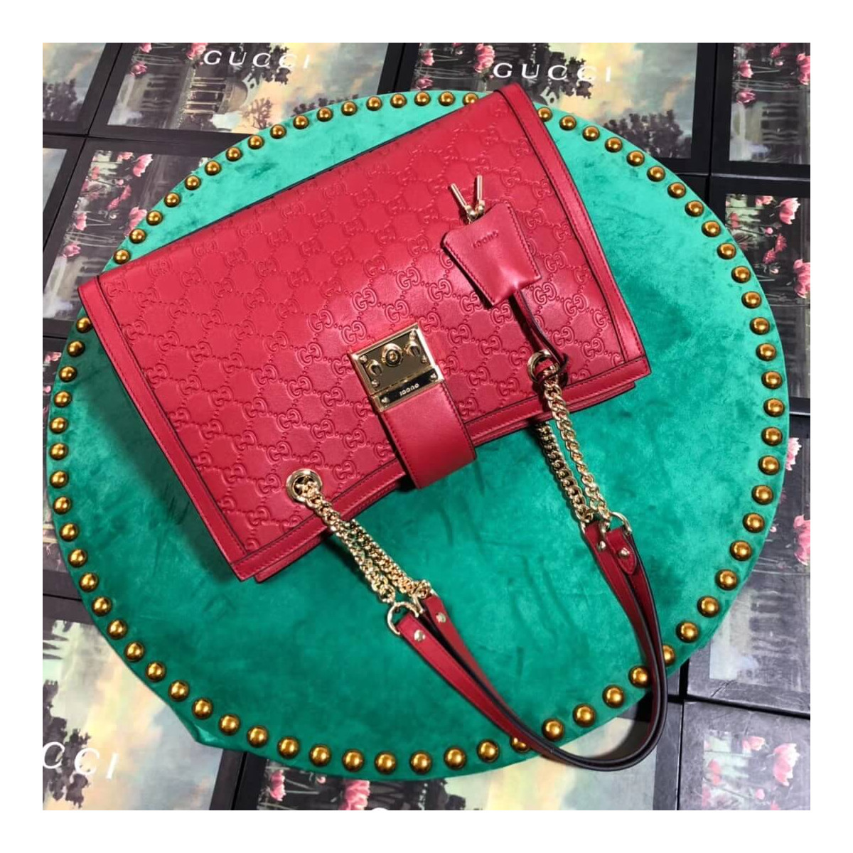 Gucci Padlock Gucci Signature Medium Shoulder Bag 479197 Gucci Padlock Gucci Signature Medium Shoulder Bag 479197