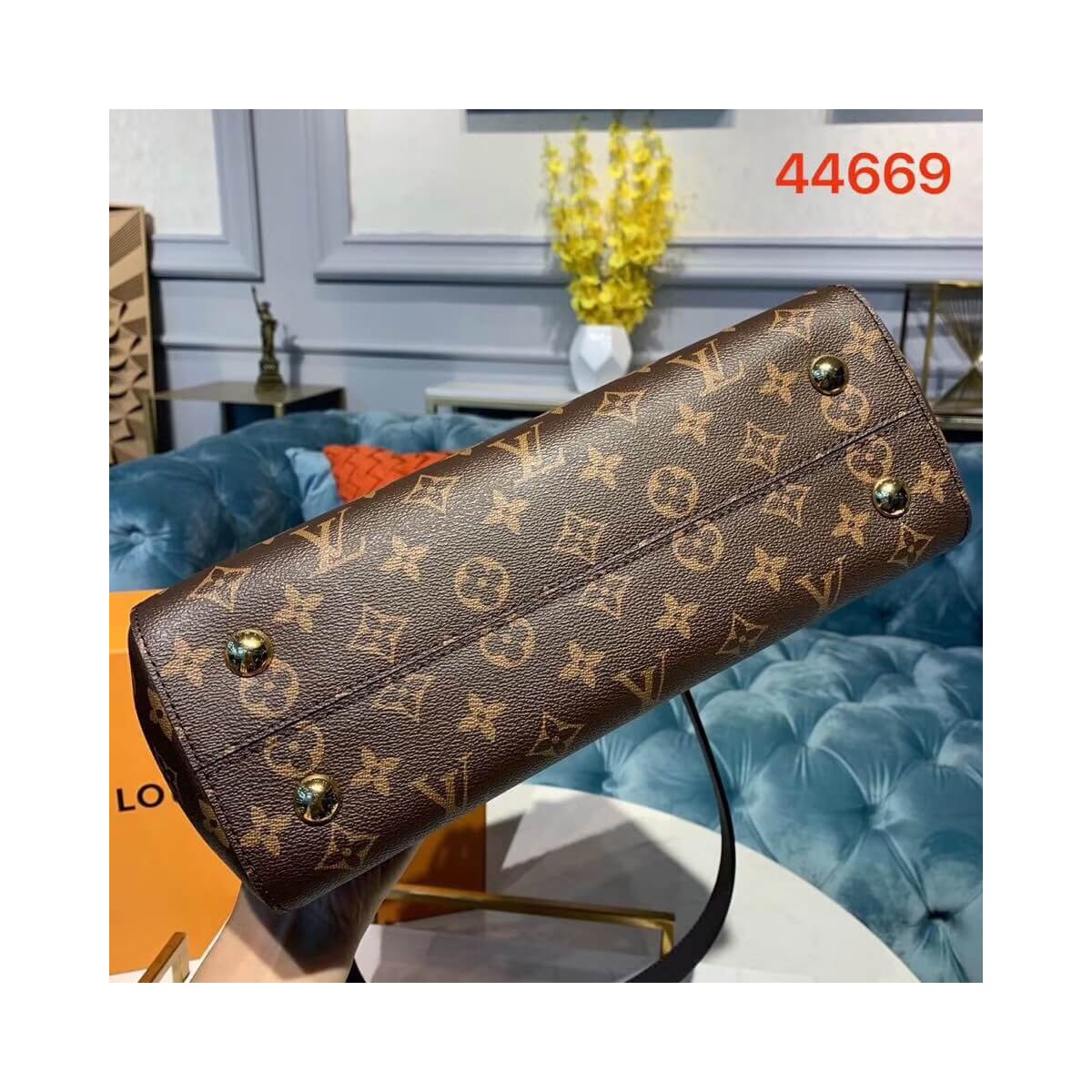 Louis Vuitton Monogram Canvas Cluny MM M44669 Louis Vuitton Monogram Canvas Cluny MM M44669