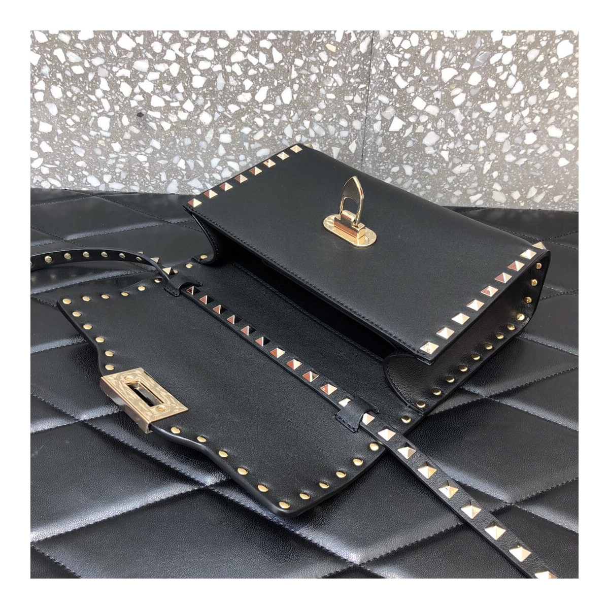 Valentino Garavani Rockstud Calfskin Crossbody Bag 0181 Valentino Garavani Rockstud Calfskin Crossbody Bag 0181